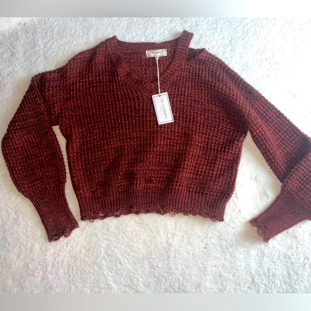 WOMENS/JUNIORS SMALL FALL SWEATER COLLAR SLIT DESIGN